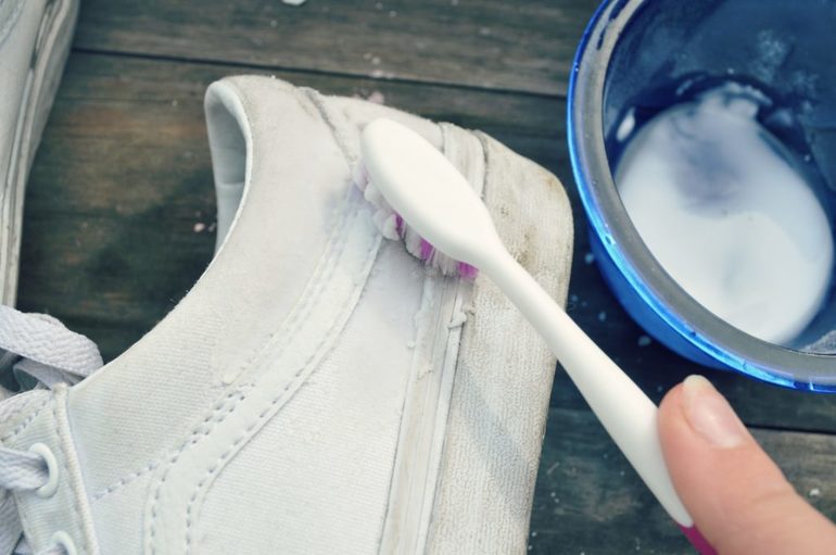 Зубная паста для чистки обуви