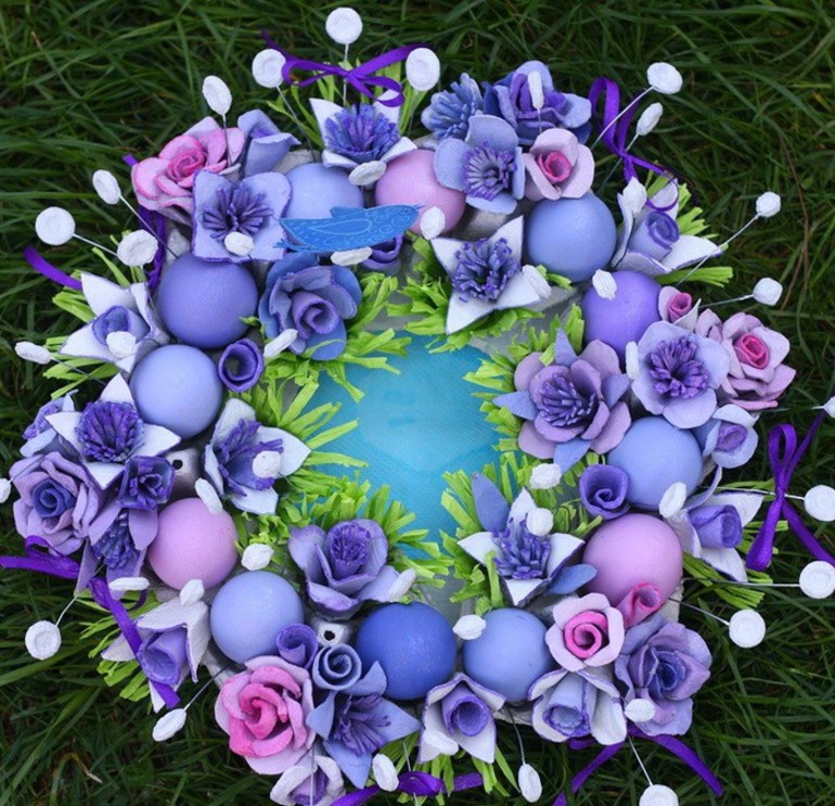 Букет цветов из яичных лотков
