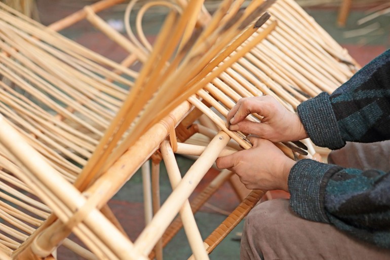 Плетение мебели из лозы