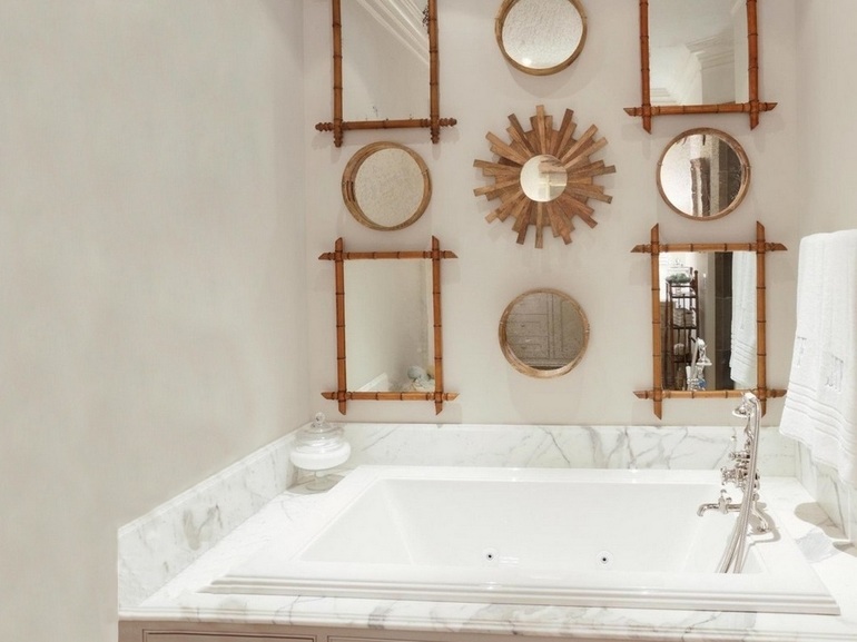 Интересные идеи по декору зеркал разных размеров для ванной комнаты