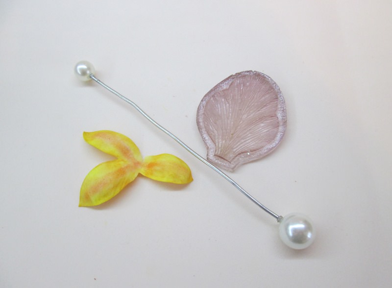 Обработка лепестков желтой орхидеи, пошаговое фото
